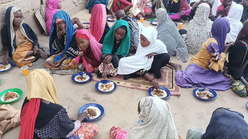 Kamerun'da yemek organizasyonumuzu yaptık